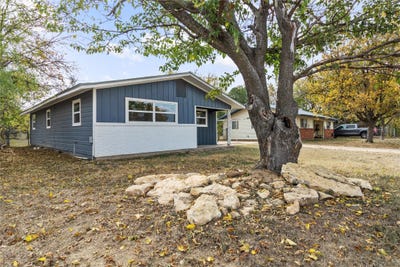 /international/us/212-e-2nd-street-coleman-tx-110103954058/
