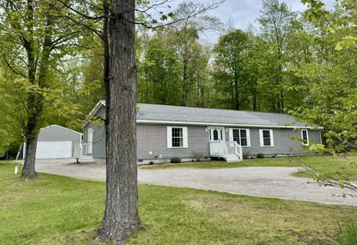 /international/us/2156-e-mullett-lake-road-indian-river-mi-110107779973/
