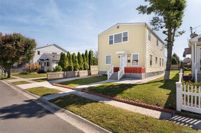 /international/us/27-piave-terrace-lindenhurst-ny-110120411919/