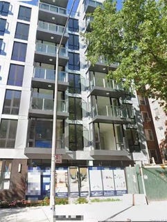 /international/us/144-27-sanford-avenue-flushing-ny-110105876411/