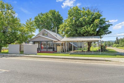 /international/us/409-houghton-st-ione-wa-110108854753/
