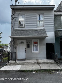 /international/us/128-e-penn-street-shenandoah-pa-110109026097/