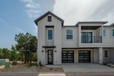 /international/us/12001-vista-parke-dr-austin-tx-110108579840/