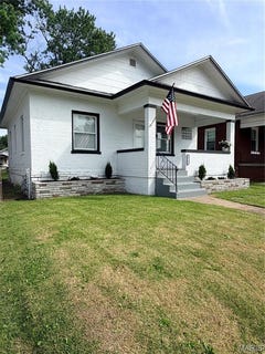 /international/us/2712-iowa-street-granite-city-il-110108440210/