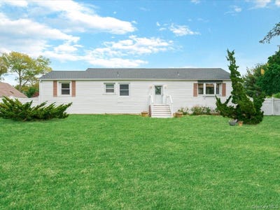 /international/us/1837-lincoln-avenue-holbrook-ny-110108190716/