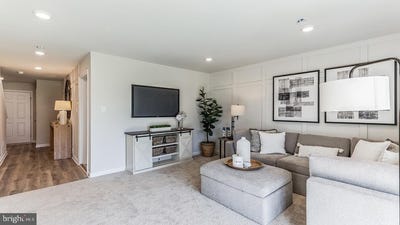 /international/us/278-macoun-way-glassboro-nj-110108413737/