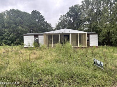 /international/us/213-s-railroad-street-whitakers-nc-110120530659/