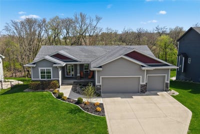 /international/us/1009-baileys-grove-drive-adel-ia-110107489818/