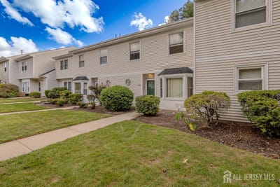 /international/us/139-baron-lane-east-brunswick-nj-110108506437/