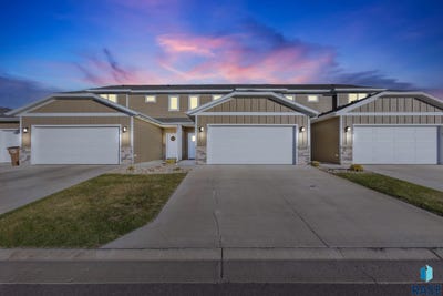 /international/us/5812-s-whisper-creek-pl-sioux-falls-sd-110106701560/