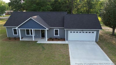/international/us/605-5th-street-bladenboro-nc-110107752211/