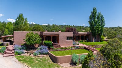 /international/us/16-dead-horse-ranch-road-nm-110108022232/