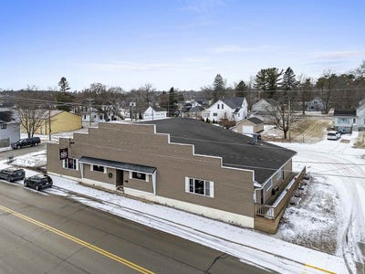 /international/us/211-n-maple-avenue-oconto-falls-wi-110104996616/