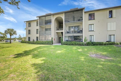 /international/us/719-sunny-pine-way-greenacres-fl-110101214506/