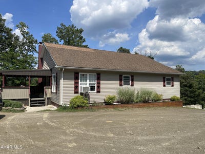 /international/us/837-burns-avenue-altoona-pa-110101365808/