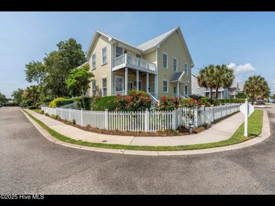 /international/us/1523-island-marina-drive-carolina-beach-nc-110099989551/
