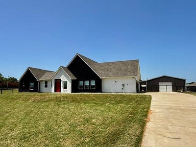 /international/us/311-dobbs-trail-springtown-tx-110109210546/
