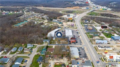 /international/us/44-first-street-camdenton-mo-110106719735/