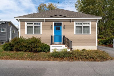 /international/us/59-water-street-brunswick-me-110120516382/