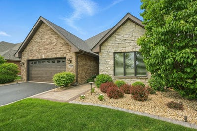 /international/us/11024-lake-central-drive-st-john-in-110100019007/