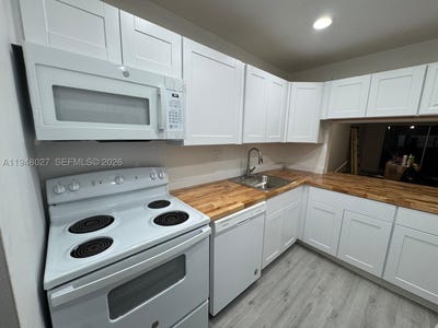 /international/us/8051-colony-cir-s-tamarac-fl-110104948282/