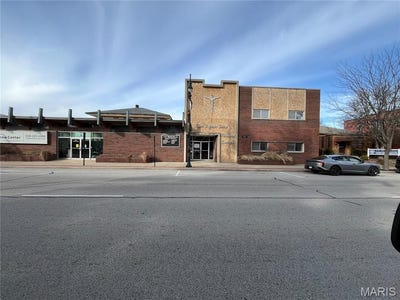 /international/us/415-w-main-street-collinsville-il-110107809631/