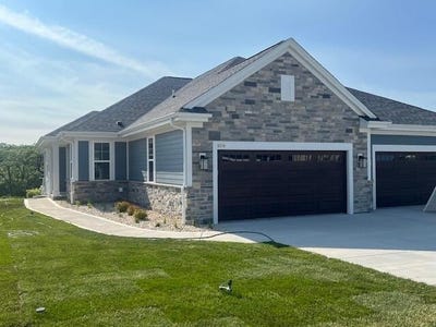 /international/us/2114-bluestem-dr-waukesha-wi-110100205398/