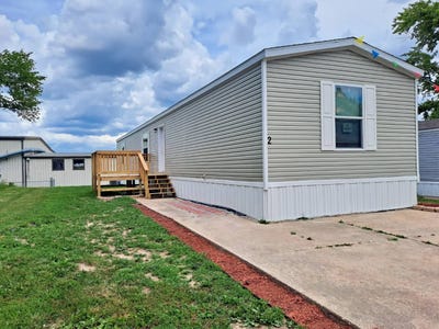 /international/us/2-deerwood-park-centralia-il-110107353689/