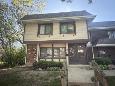 /international/us/5503-court-c-hanover-park-il-110108612273/