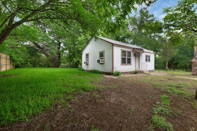 /international/us/1007-s-pierce-street-burnet-tx-110107877703/