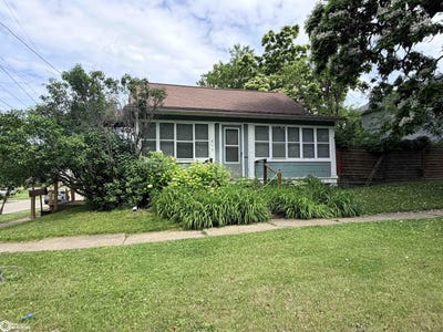 /international/us/413-n-b-street-fairfield-ia-110108424557/