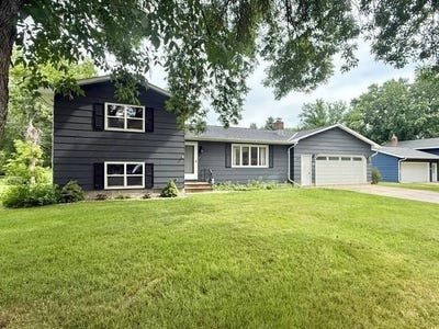 /international/us/103-northwood-drive-redwood-falls-mn-110108915480/