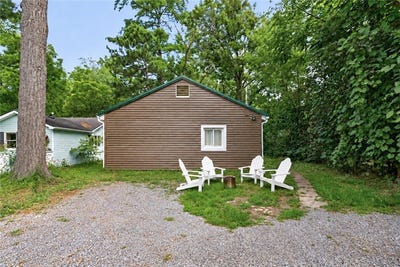 /international/us/8482-berkley-street-honeoye-ny-110110366107/