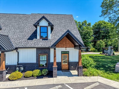 /international/us/410-fleeta-williams-way-sevierville-tn-110108063715/