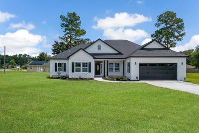 /international/us/882-beaver-creek-lane-havana-fl-110095809527/