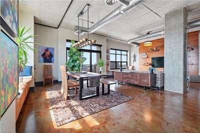 /international/us/123-college-place-norfolk-va-110107415671/