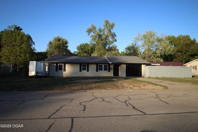 /international/us/828-riverside-drive-neosho-mo-110120585946/