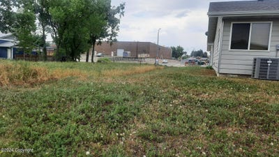 /international/us/913-a-b-e-12th-st-gillette-wy-110093376042/