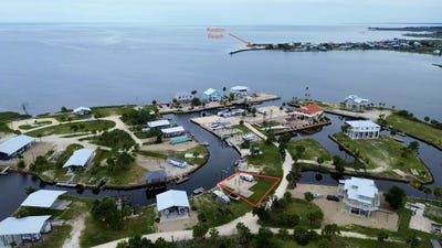 /international/us/141-kingfisher-road-keaton-beach-fl-110108656061/