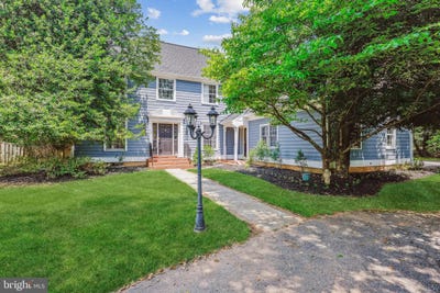 /international/us/8201-hectic-hill-lane-rockville-md-110100549654/