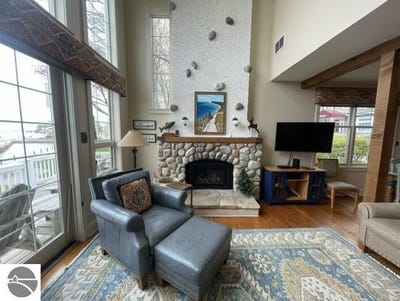 /international/us/1a-fish-house-glen-arbor-mi-110108398360/