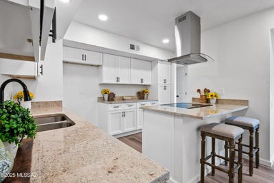 /international/us/2730-s-calle-morena-green-valley-az-110099175548/