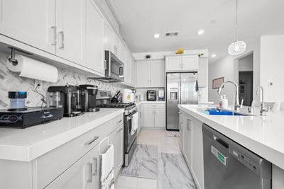 /international/us/2082-trevi-cir-chula-vista-ca-110097202392/