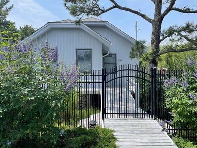 /international/us/180-clipper-road-ocean-beach-ny-110096103771/