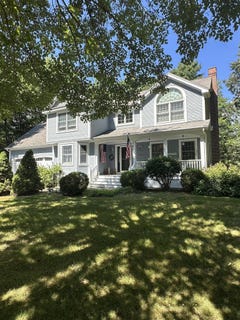 /international/us/4-seguin-drive-brunswick-me-110110354164/