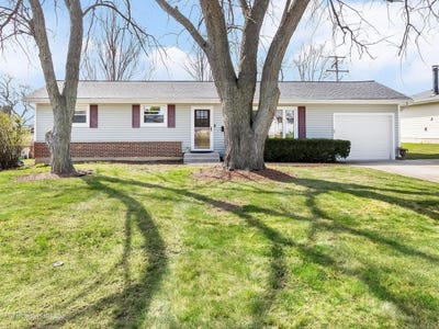 /international/us/390-arrowhead-trail-carol-stream-il-110107167531/