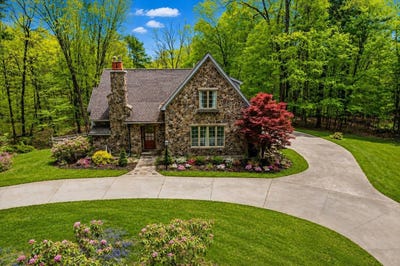 /international/us/100-southard-road-saratoga-springs-ny-110120531297/