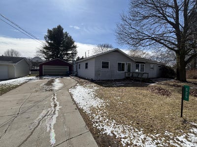 /international/us/525-w-day-street-stanton-mi-110106469874/