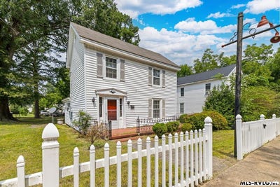 /international/us/211-n-mecklenburg-ave-south-hill-va-110119664975/