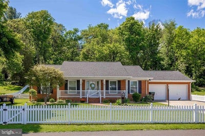 /international/us/411-barbee-street-bridgewater-va-110108540388/